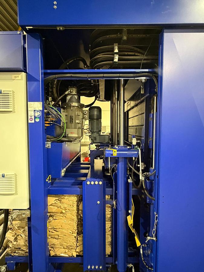 Used 2022 STRAUTMANN Baler BaleTainer