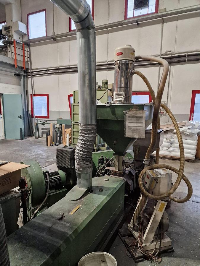 Used 1995 TECOM 65 mm. screw 1.600 mm.dw 260 mm d.