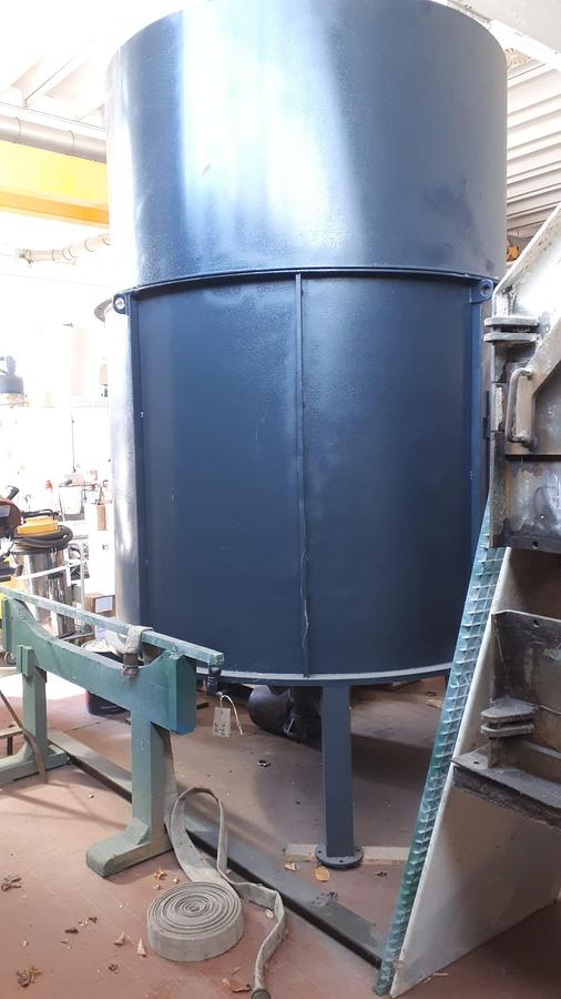 BUFFER SILOS - TO ENSURE FEEDING CONTINUITY