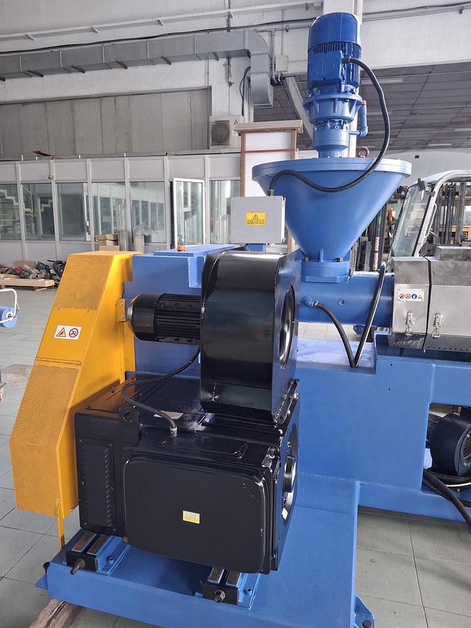 Refurbished extruder cdm prealpina,500 kg/h.+FIMIC ras400, pe,pp,pc,ps,abs , fully reconditioned,ready-to-go