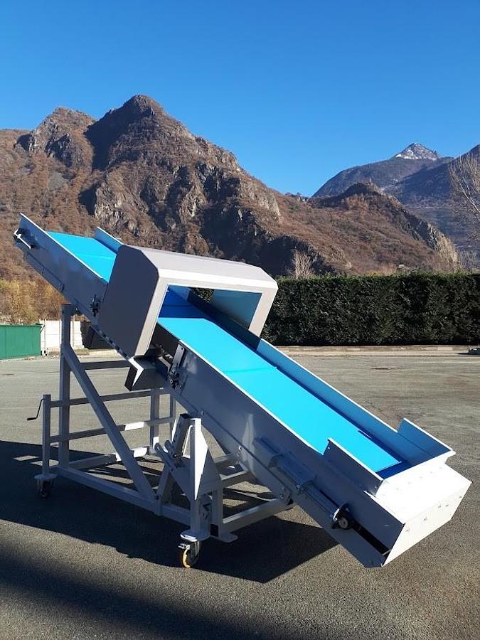 CONVEYOR BELTS, rubber, PVC, shutter type