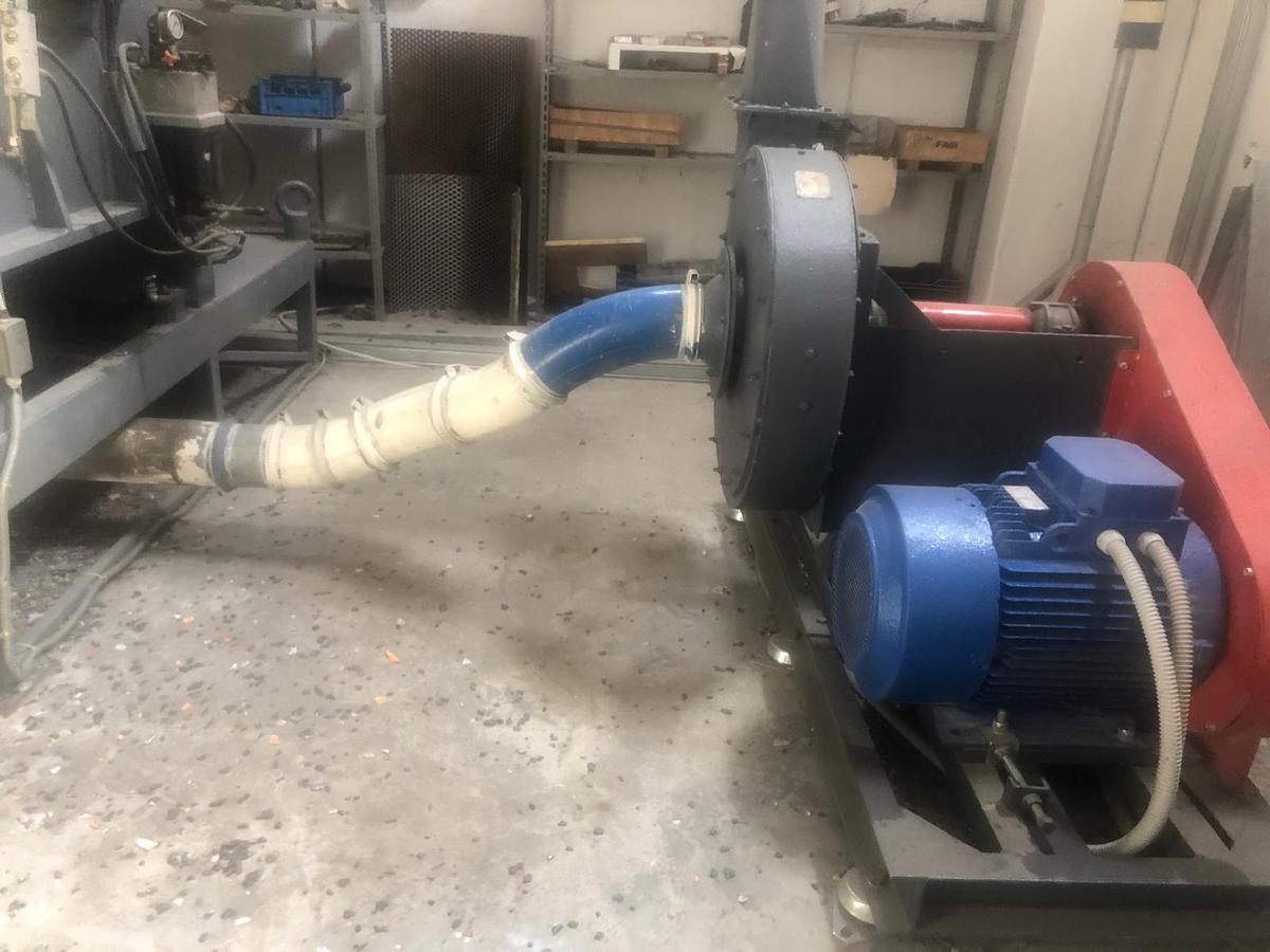 Used MOLINARI GRANULATOR 1200 mm.75 kw STAGGERED CUT