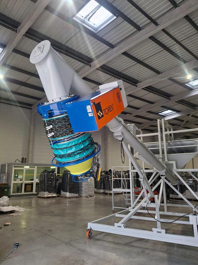 wheeled tanker loader, adj.height with automatic retractable sleeve