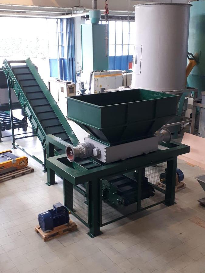 ALL PURPOSE, HEAVY DUTY 2-SHAFT SHREDDER 1.600 mm 220 kW