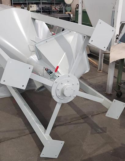 2 m3  VERTICAL MIXER