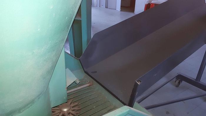 FEEDING SLIDE for vertical mixers