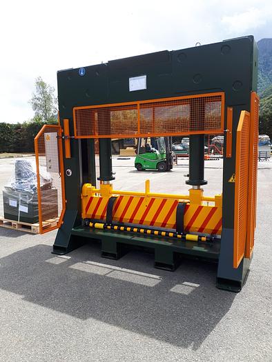 GUILLOTINE REEL SPLITTER 2.500x1.500 mm. 15 kw 50 T