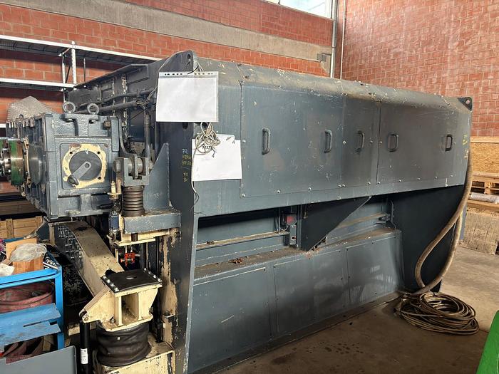 Refurbished VECOPLAN TWIN SHAFT SHREDDER 220 KW VNZ 3000 double-rotor shredder