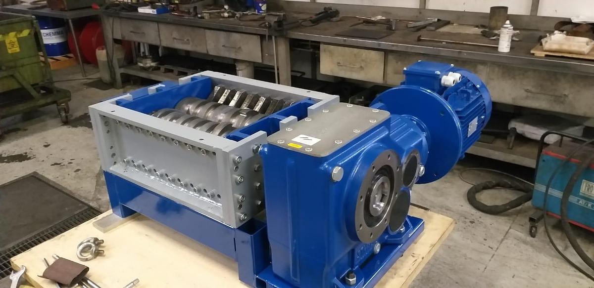 ITALIAN TWIN SHAFT SHREDDER 400 mm for PCB, documents, credit cards, etc.