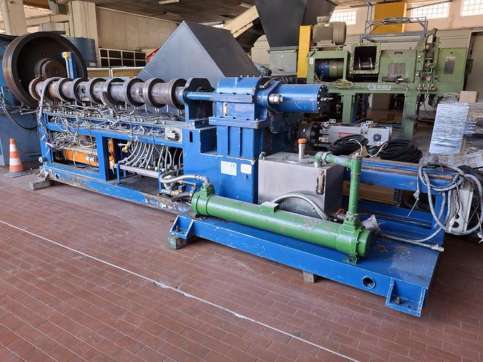 Refurbished COMAC EBC60 co-rotating 60 mm diam. 42 L/D