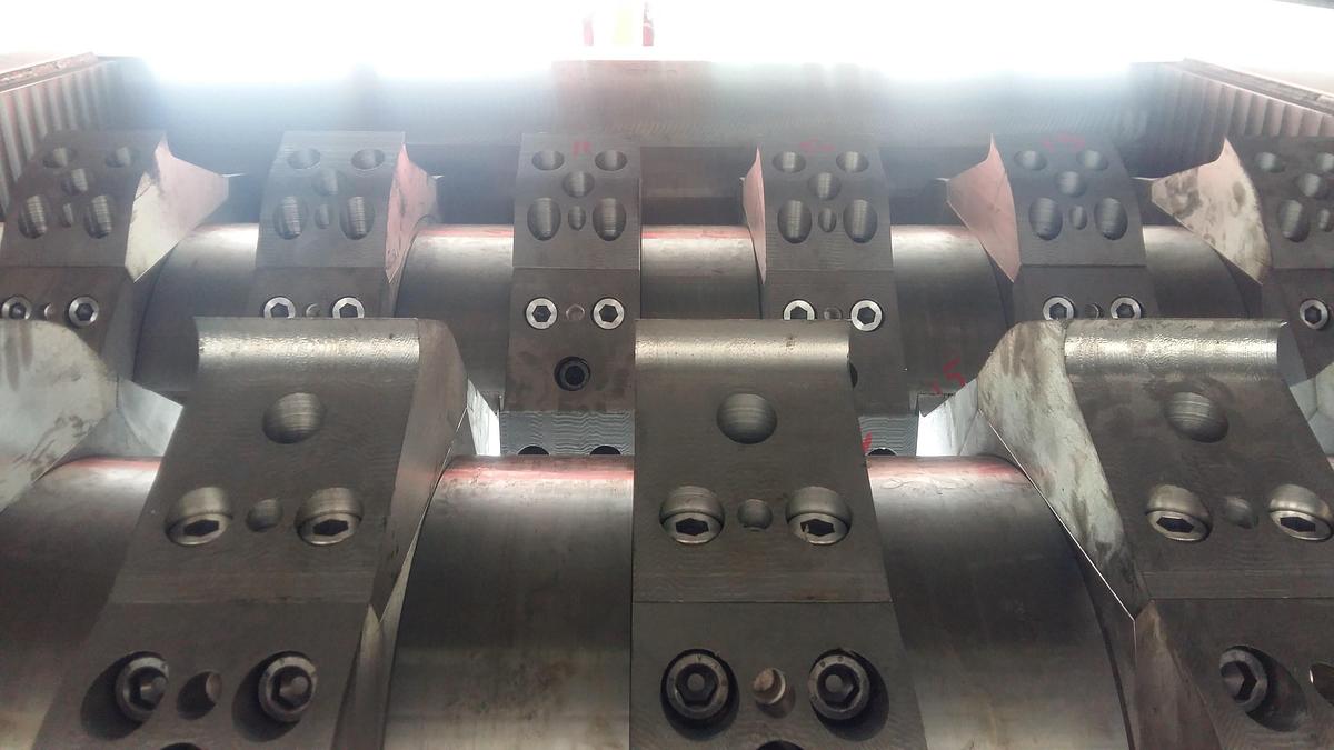 ALL PURPOSE, 2-SHAFT SHREDDER 1,250 x 900 mm. 60 kW
