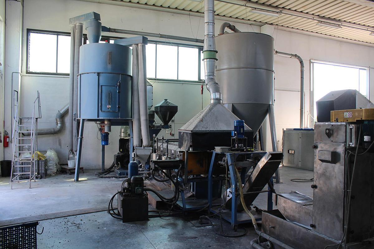 Refurbished 2014 CDM PREALPINA 130mm-extruder--2xdegassing-for-pe-pp-ps-pc-abs