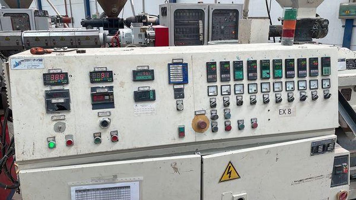 Used 1997 INDUSTRIE GENERALI 2x70  21 L/D counter.rotating for PVC