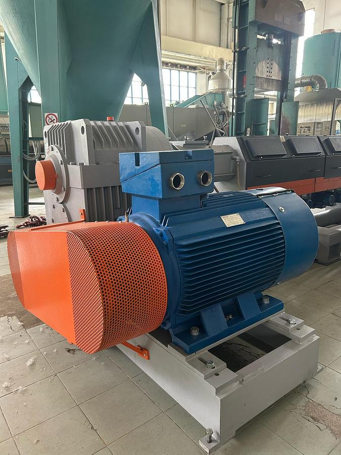 Used USED TECNOVA EXTRUSION LINE 130 mm.500-600 kg/h