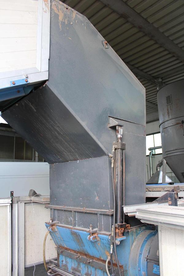 Refurbished MECCANOPLASTICA 1000 mm 75 kw,