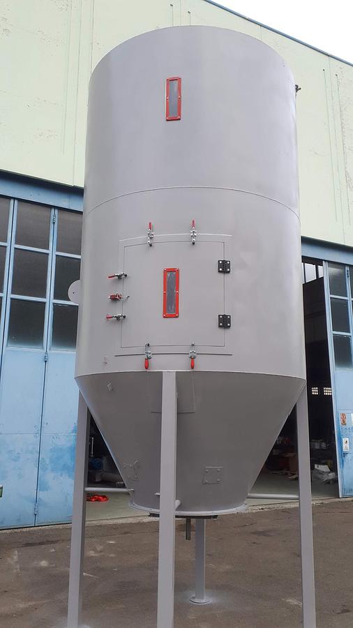 BUFFER SILOS - TO ENSURE FEEDING CONTINUITY