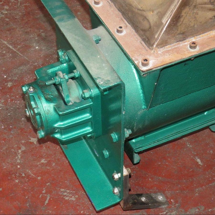 Used GERMANPLAST lifting auger for large regrinds