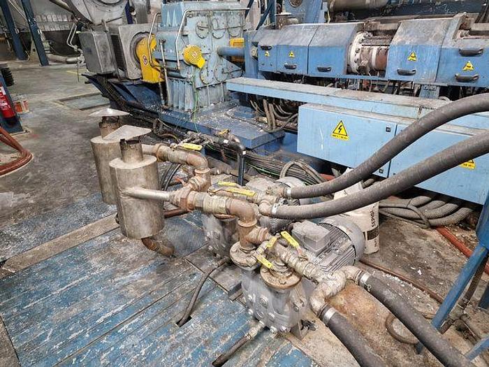 Used 1997 MARIS 2 X 92 mm. 40 L/D 2 degasing pumps