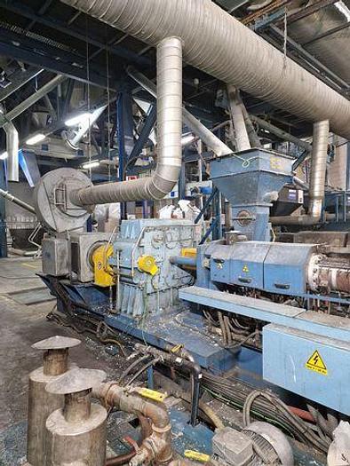 Used 1997 MARIS 2 X 92 mm. 40 L/D 2 degasing pumps