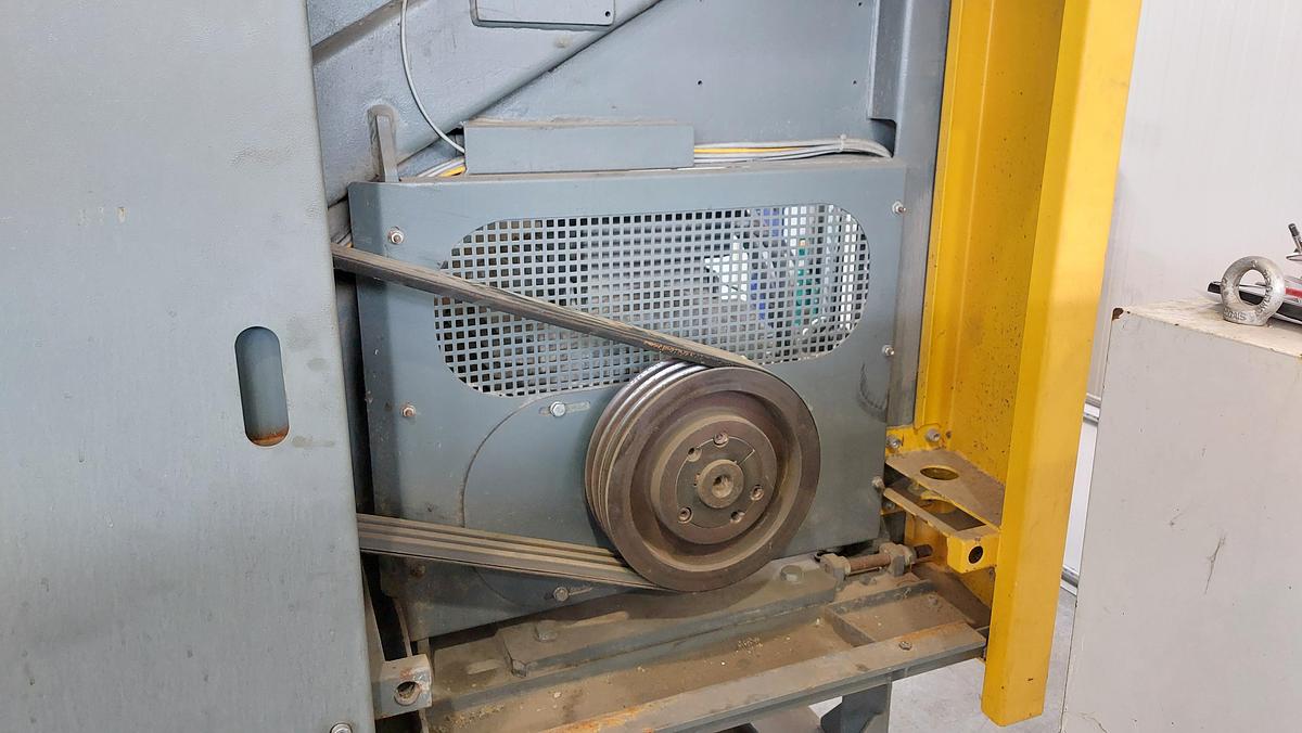 Used UNTHA single shaft shredder QR 1400 1 x 55 kW