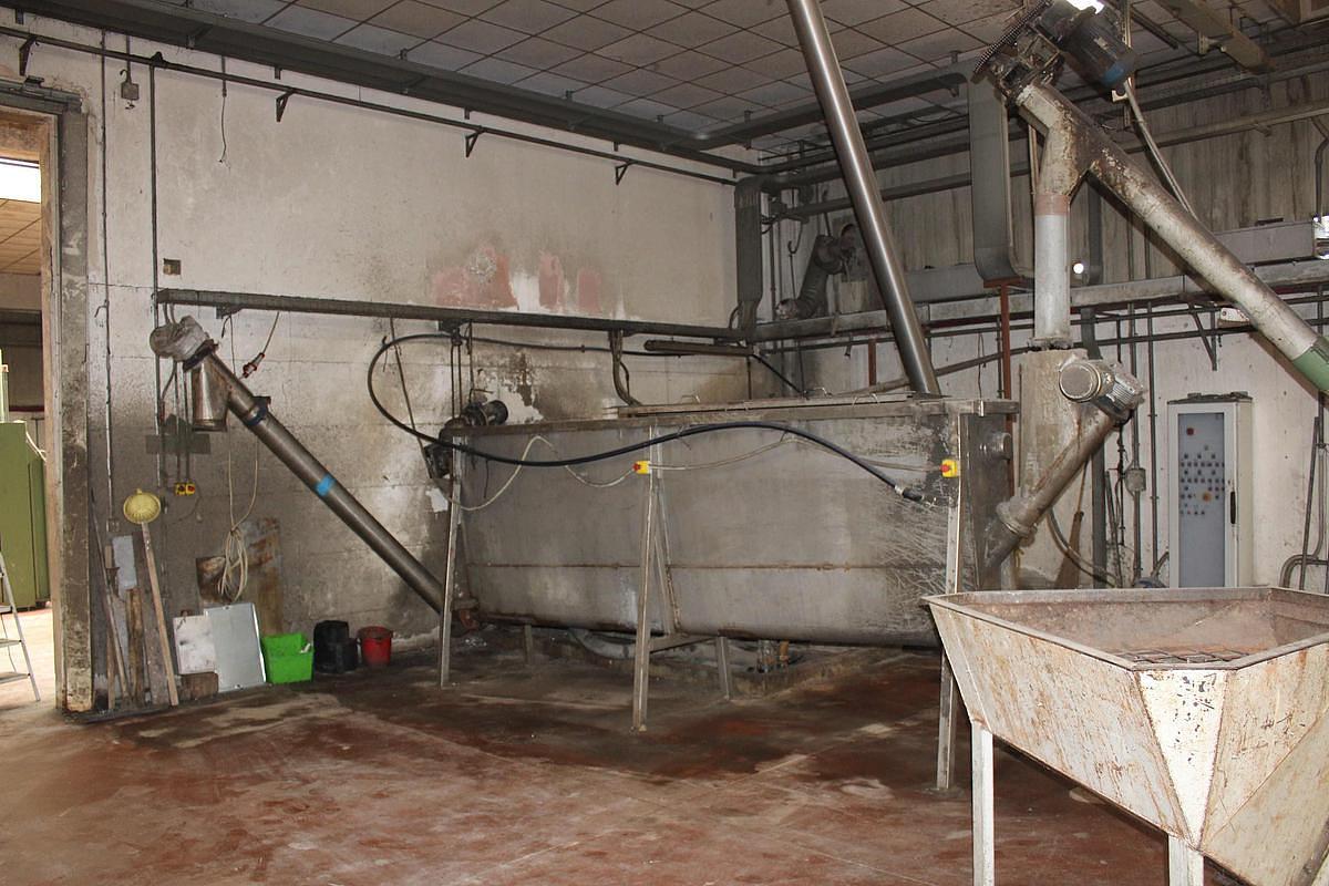 Used 2009 ITALIAN single screw washer for plastics