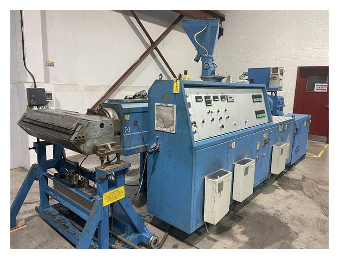 Used AMUT TWIN SCREW EXTRUDER BA100 20/LD Ref.TX124