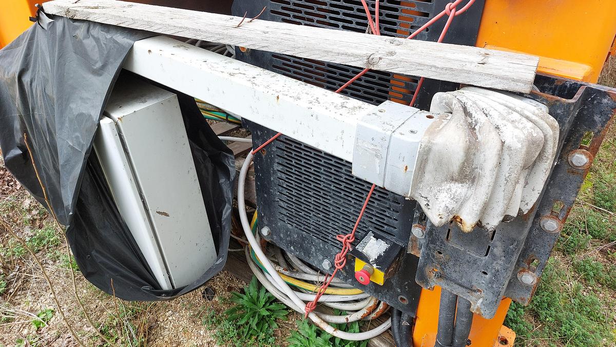 Used DOPPSTADT single shaft shredder DW 306 Ceron