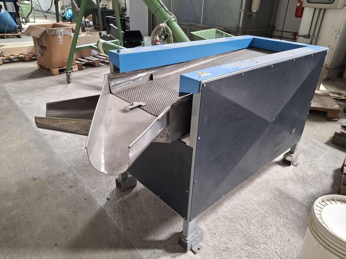 Refurbished Vibrating-screen-tecnova-3-outlets-stainless-steel-trays-reconditioned