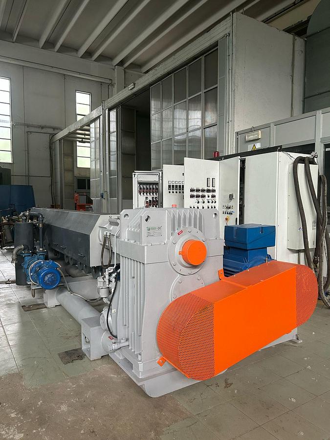 Used USED TECNOVA EXTRUSION LINE 130 mm.500-600 kg/h