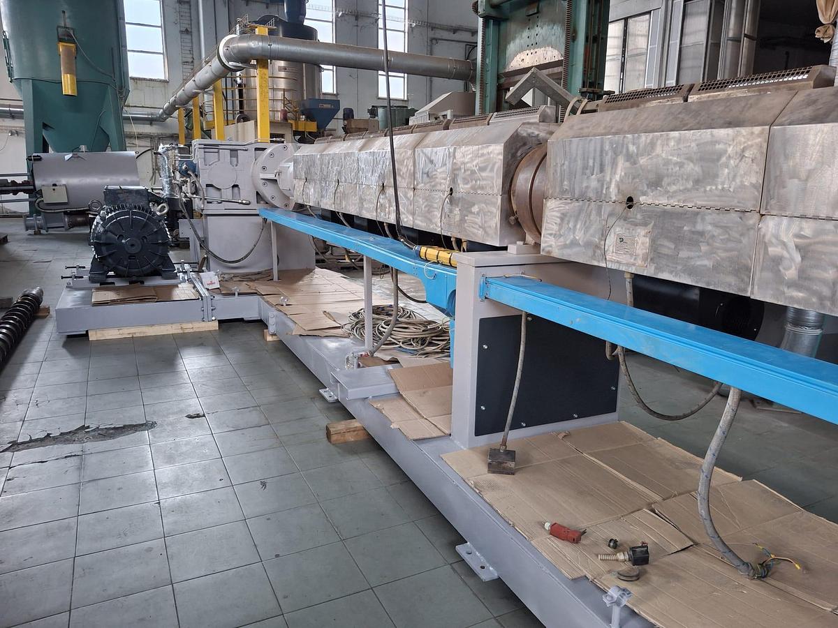 Refurbished extruder 160 mm. 50 LD 2x degassing with energy saving IR heaters