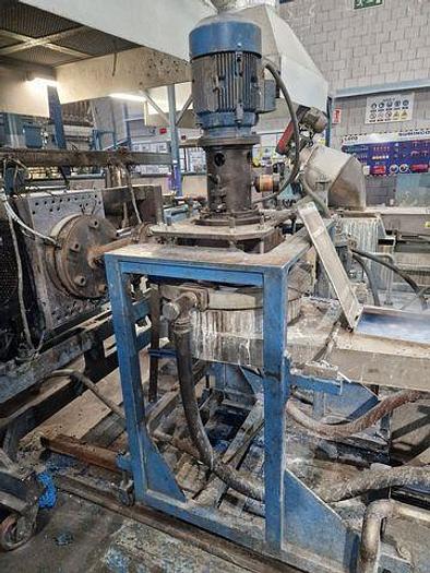 Used 1997 MARIS 2 X 92 mm. 40 L/D 2 degasing pumps