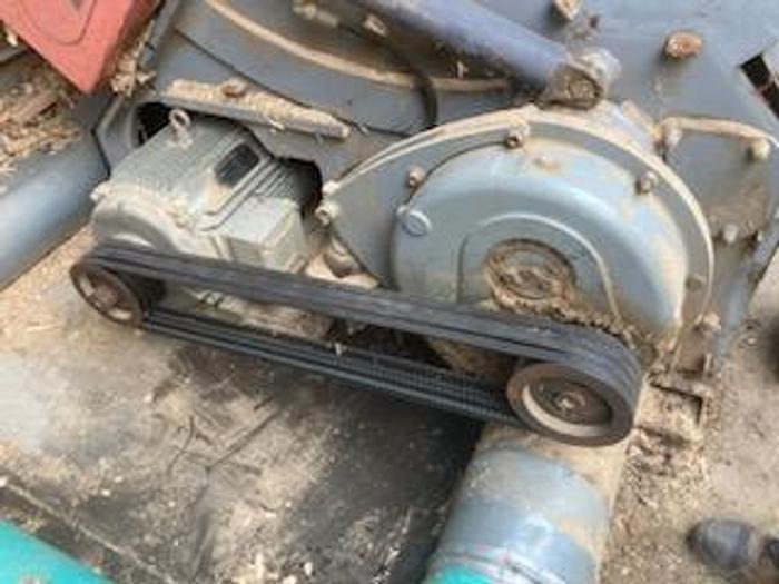 Used UNTHA SINGLE SHAFT USED SHREDDER 1400 mm. 60 kW