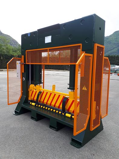 GUILLOTINE REEL SPLITTER 2.500x850 mm. 15 kw 50 T