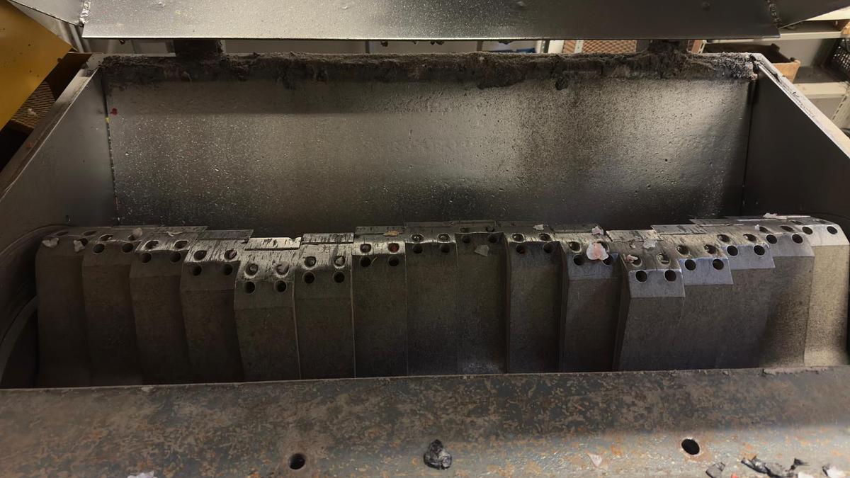 Used MOLINARI GRANULATOR 1200 mm.75 kw STAGGERED CUT