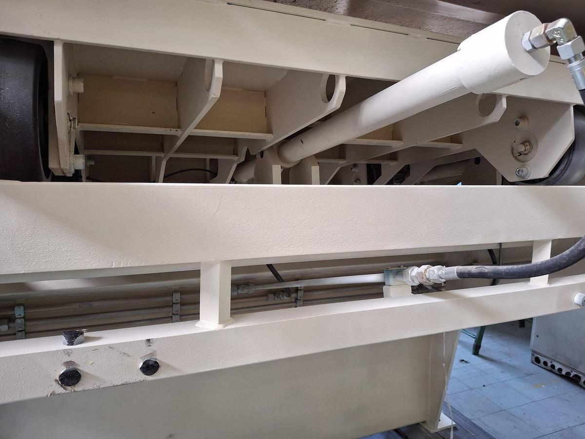 Refurbished vecoplan vaz 2500 HiTorque MNF-T 247 kw or 203 kw drive top ram reconditioned - Atex