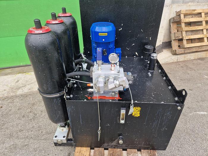 Used 2017 BD PLAST BDO 400 mm.diameter SEMI AUTOMATIC