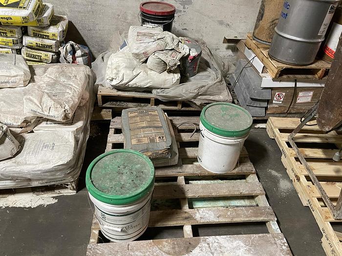 Used LOT OF CONCRETE MATERIALS AND EQUIPMENT