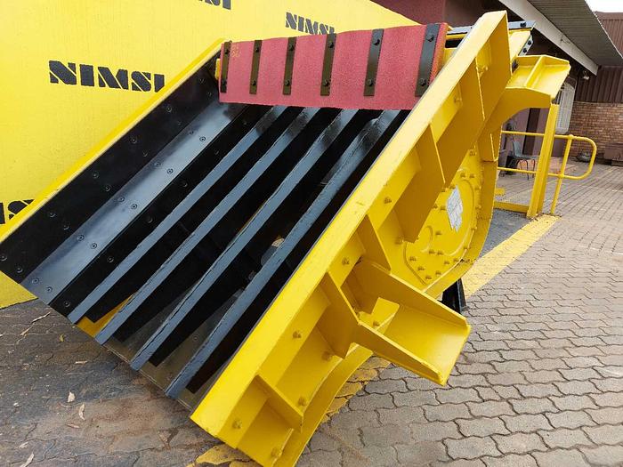 Used Grizzly Feeder w/ Vibrating motors