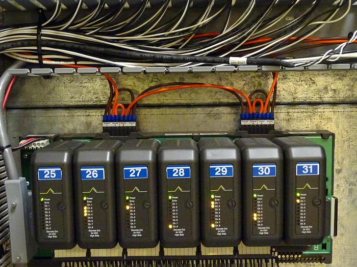 Used FISHER-ROSEMOUNT DELTA V POWER SUPPLY SYSTEM AND COMPONENTS