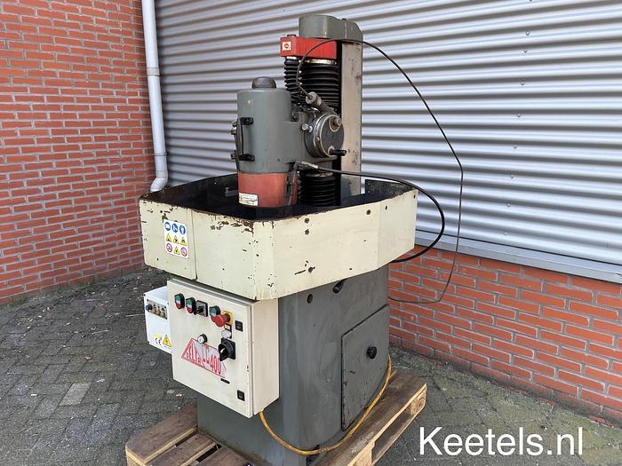 Gebruikt 1999 Delta komslijper LC-400