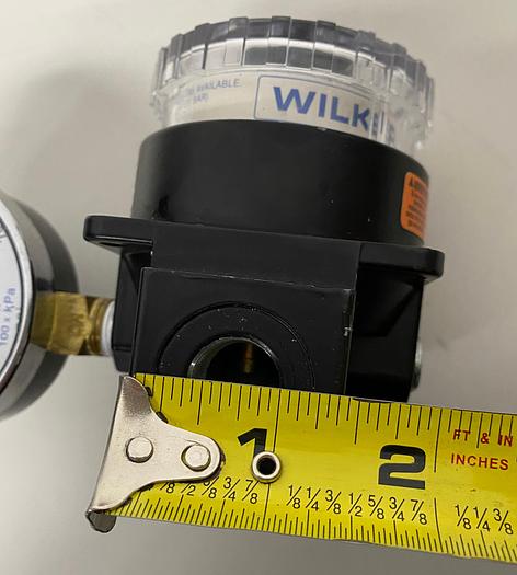 Used Wilkerson R21-03-000 A09 Dial-Air Regulator w/ Gauge 1/2" NPT 300PSI