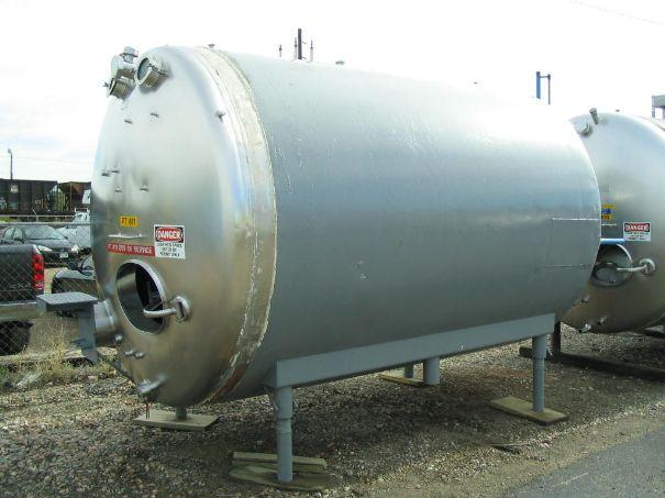 Usado 3000 GALLON STORAGE TANK.  CP SERIAL 1457