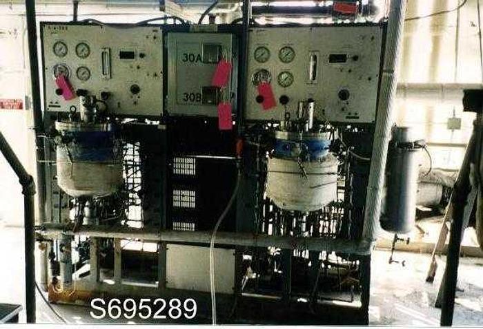 Used Fermenter, 8 Gallon, S/st, 50 PSI, Jkt, Agit, New Brunswick #S695289
