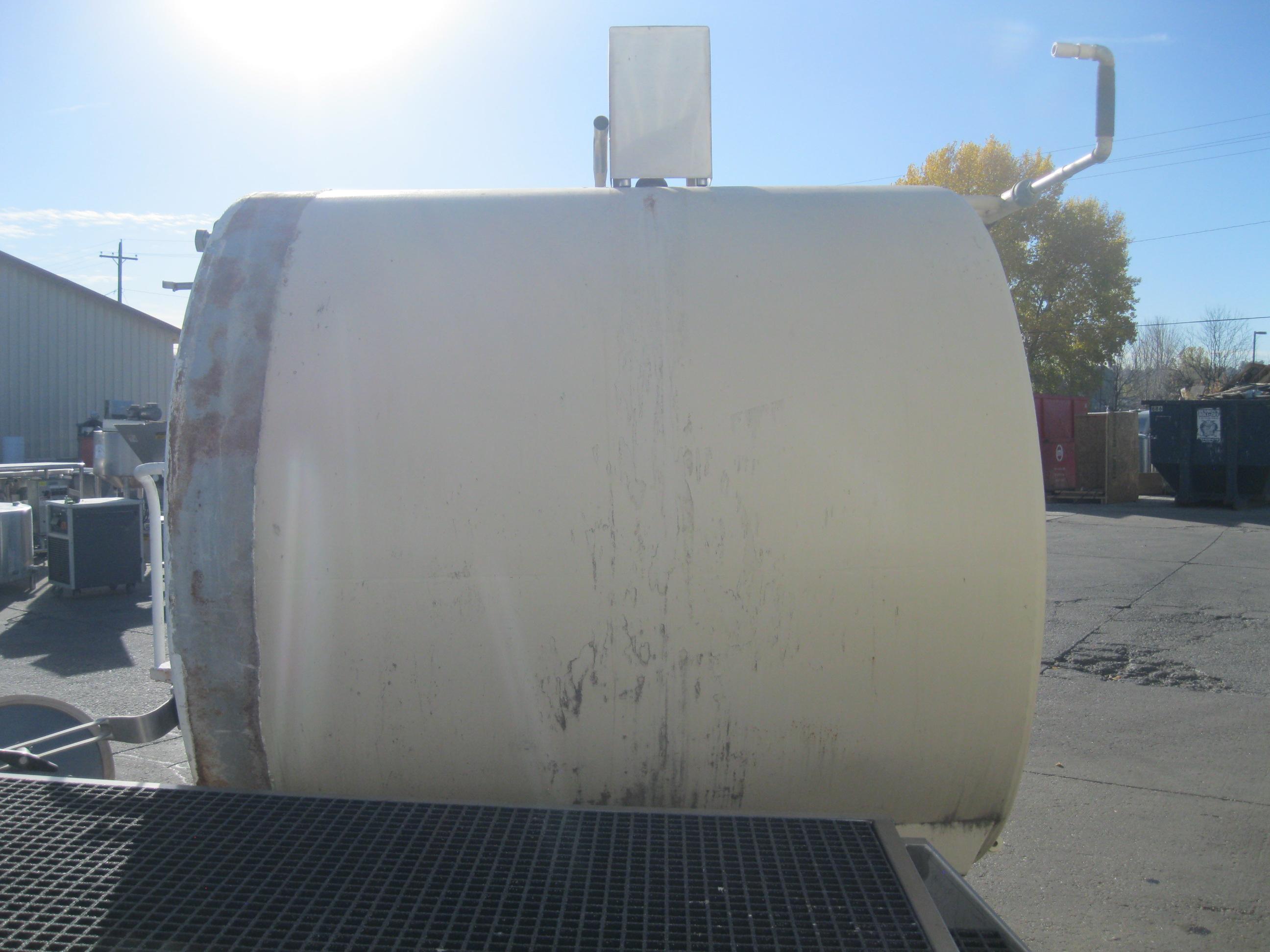 Refurbished 2000 GALLON STORAGE TANK WITH AGITATION AND COLD WALL