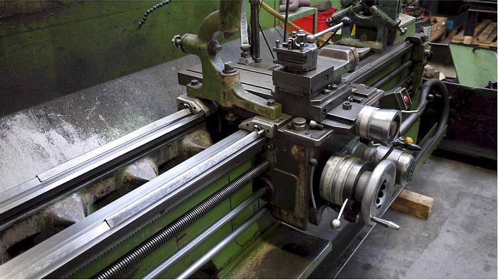 Gebruikt VDF D480 x 1250 draaibank