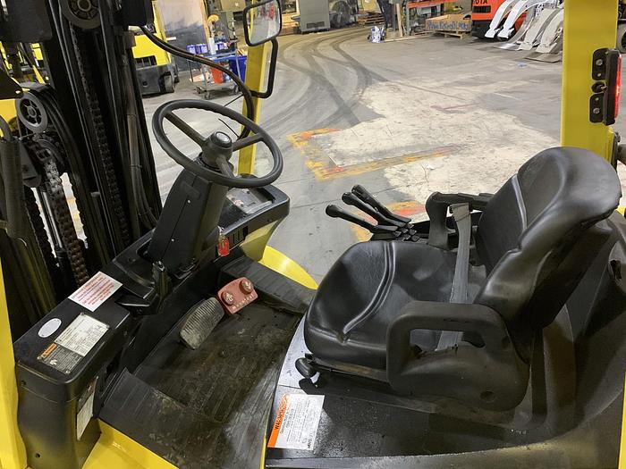 Used 8,000 POUND HYSTER H80XM FORKIFT 2005 PNUEMATIC TIRES 1,650 HOURS