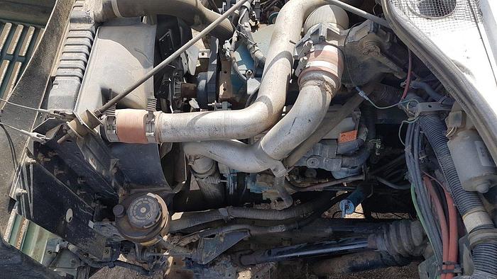 Used 2000 INTERNATIONAL-IHC 4900 Series Tandem Axle Deck Truck