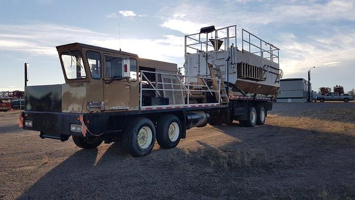 Used 2000 WELCAN 4 Axle Carrier Style Oilfield Pump / Kill Truck