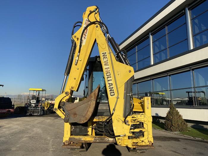 Usato 2006 NEW HOLLAND LB110 B 4PT