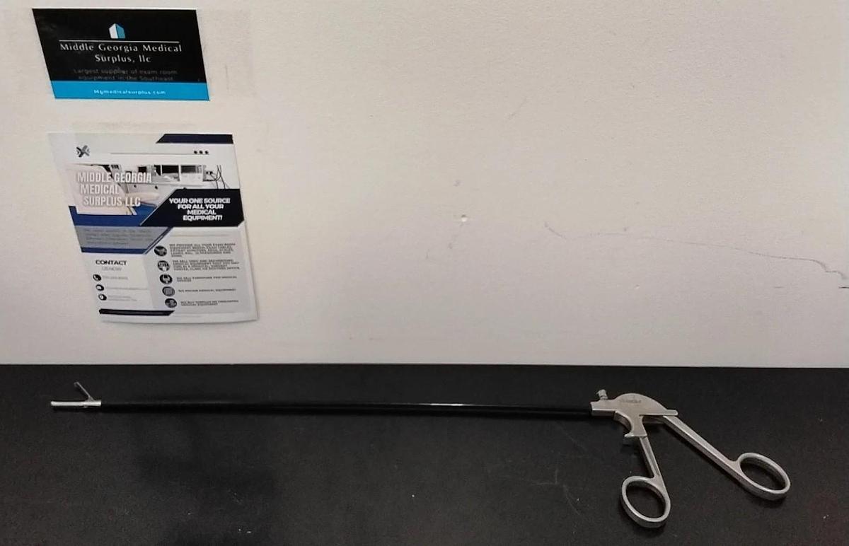 Used Richard Wolf 8383.4897 Retraction Grasper with Two Teeth 310mm Working Length